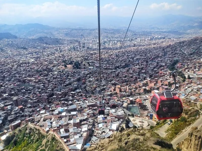 Whereispiotr - W boliwijskim La Paz nie ma metra ze względu na górzyste ukształtowani...