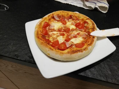ZdenerwowanyKitku - Pizza na kolację, #!$%@?łbyś ( ͡° ͜ʖ ͡°)?

#pizza #gotujzwykopem