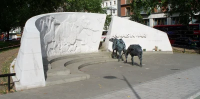 johanlaidoner - Animals in War Memorial – pomnik znajdujący się w Londynie upamiętnia...