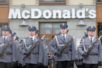 J.....d - #policja #macdonald ##!$%@?



You shall not eat your hamburger!