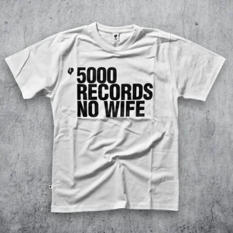 uerbe - chcé takó http://www.blackrooster.pl/t-shirt-koszulki/29-5000-records-no-wife...