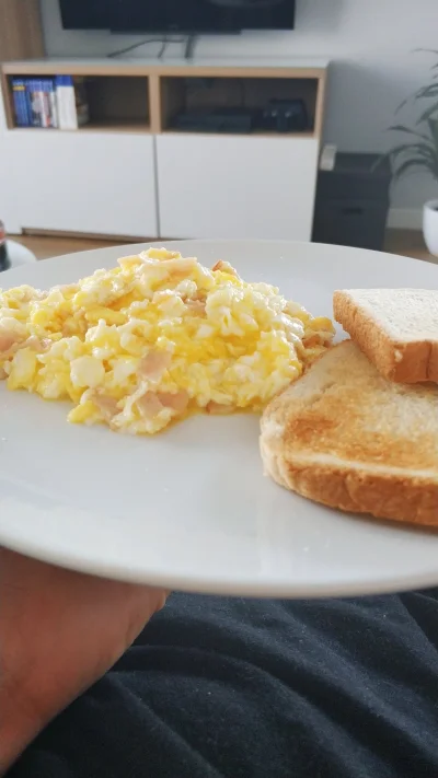 Mirkozwypoku - Sobota rano, zrób jajcówe na śniadanie dla #rozowepasek 

Wpieprzaj sa...