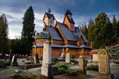 john118 - W Karpaczu, w Karkonoszach jest fajny drewniany kościołek Wang. Jak ktoś ni...