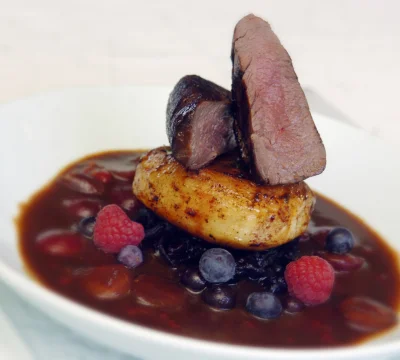 chef-kevin-ashton - LOIN OF VENISON WITH FRUITS OF THE FOREST SAUCE
https://wannabet...