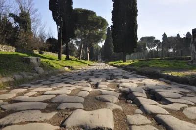 b.....g - Najstarsza droga świata

Via Appia - Droga Appijska to najstarsza droga r...
