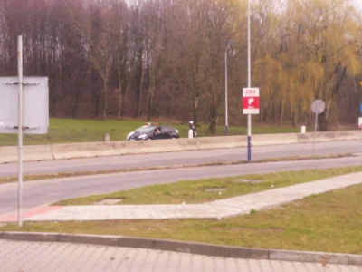 sayeret - Na Kamieńskiego już jest BUS pas i policja wlepia mandaty korzystając po ci...