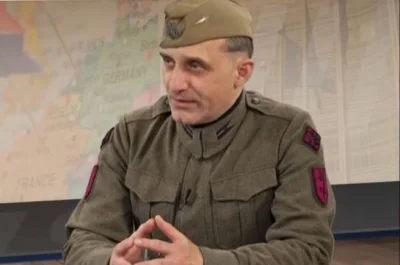 NinjaVanilla - Nie wiem czy to ważne, ale gdy weszłam do lokalu wyborczego ten człowi...