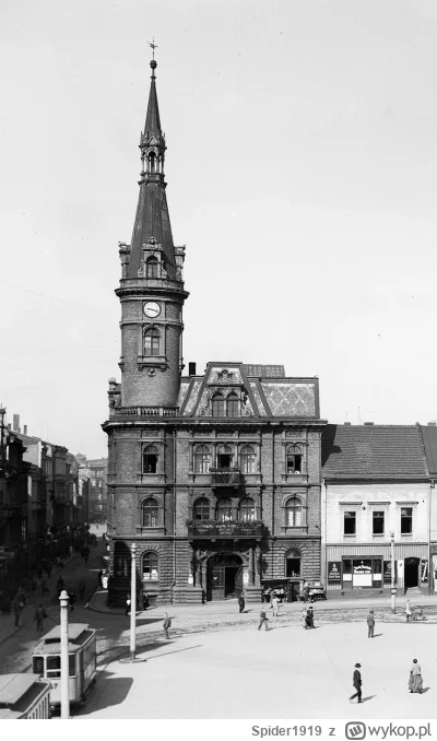Spider1919 - Tak samo piękny budynek ratusza w Bytomiu został zmieciony z powierzchni...
