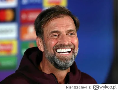 Nie4tzsche4 - Kiedy cały hajs na transfery pomocników wydałeś na nowe zęby i teraz 3 ...