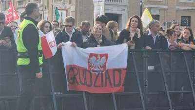 grand_khavatari - #papiez #patologiazewsi 
jrpdl to jest plac św piotra a nie mistrzo...