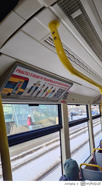 Jurigag - Ciekawi mnie co za debil wymyślił te reklamy w tramwajach z kodem QR obok d...