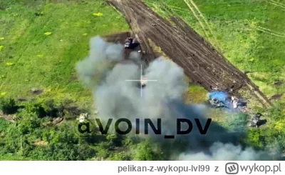 pelikan-z-wykopu-lvl99 - #ukraina #rosja #wojna Ukraińskie pojazdy ładują się na pole...