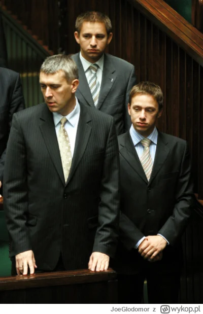 JoeGlodomor - Myślicie, że Bosak w młodości był ruchany przez Giertycha? #polityka