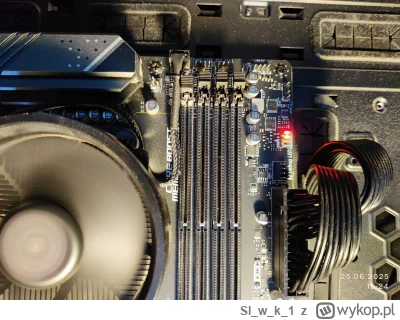 Slwk_1 - Wczoraj odkurzyłem komputer.
I dzisiaj zero kontaktu.

Kręcą się wentylatory...