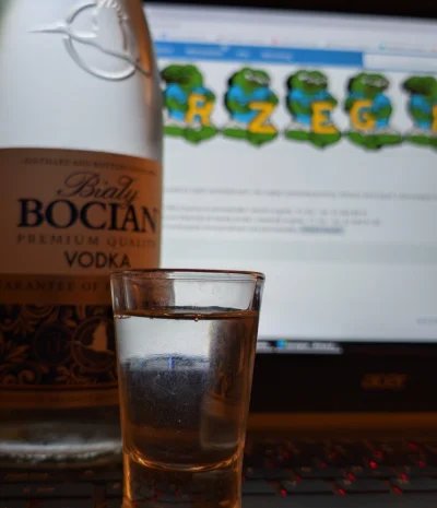 remlezar - #przegryw 

Żeby nie pić sam, huop pije z kąkuterem, przykra sprawa