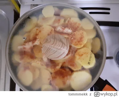 tommmekk - Zapraszam na pieczonki z ziemniaków  :-)
#gotujzwykopem #obiad