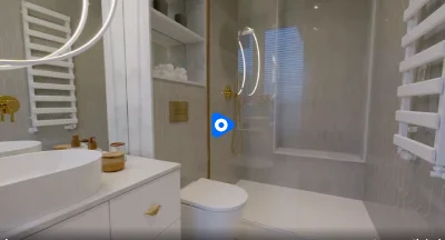 arsamakov - widziałem ten odcinek i chłop to mega uratował. pomysłowy projektant. łaz...