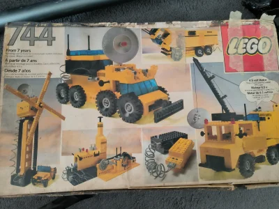 szuineg - Będzie układane, syn chciał zobaczyć jak wyglądało LEGO 44 lata temu.
#lego