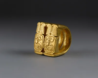 Loskamilos1 - Pierścień pochodzący z okresu panowania faraona Echnatona, to jest pomi...