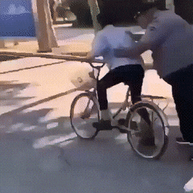 wfyokyga - Haha śmieszne bo gruby się #!$%@?ł i zepsuł xdd