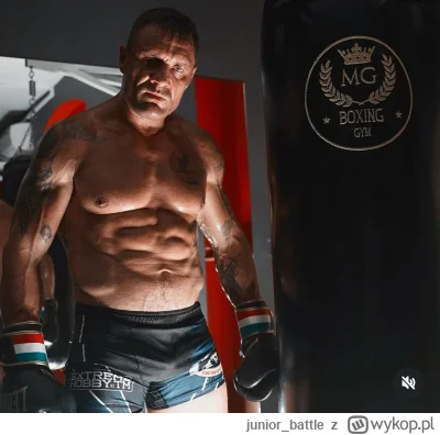 junior_battle - Normalny chlopaczyna czeka na walke dalej #famemma
