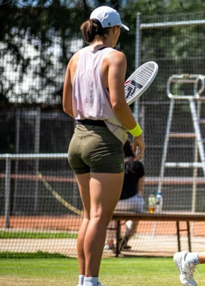 LieutenantKim - @teoretykpeklunku: Powinieneś spróbować wywaru Igi o smaku brzoskwink...