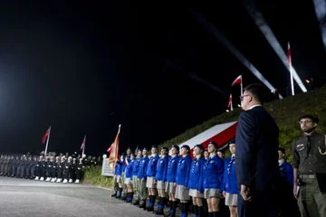 4x80 - Uśmiechnięta Polska. Wystąpienie drugiej osoby w państwie, słowo Niemcy nie pr...