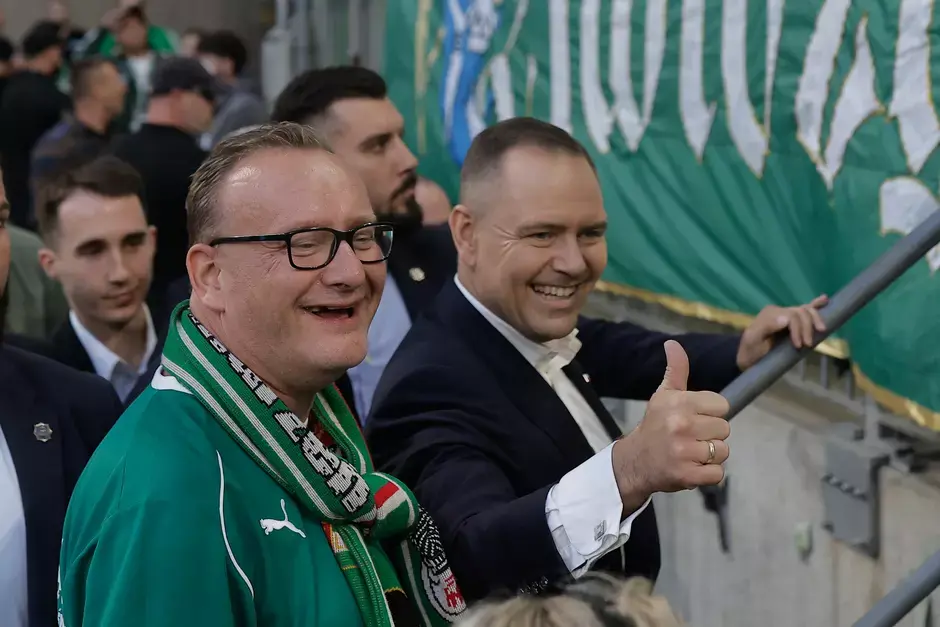 IksdeHeheh - @ATAT-2: różnica polega na tym że Nawrocki pojechał jako prezydent do lo...