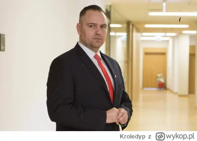 Kroledyp - #polityka 
Tak, stawiam interes partii ponad dobrem kraju, aż tak po mnie ...