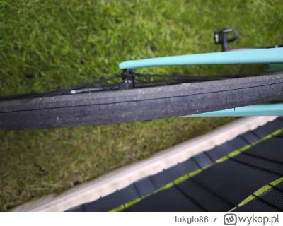 lukglo86 - Mireczki taka bruzda na oponie to raczej kwalifikuje oponę do wymiany? Pie...