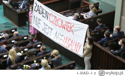 l--RAD--l - @zeszyt-w-kratke: Oczywiście, że były. Dlaczego mieliby rozmieścić tylko ...