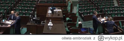 oliwia-ambroziak - #sejm
Co on nagrywa? XD