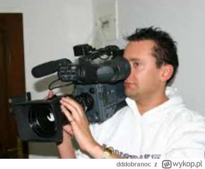 dddobranoc - TO JEDEN Z OPEARTORÓW TVPIS CZEKAJĄCY W ZABARYKADOWANEJ SIEDZIBIE

PORA ...