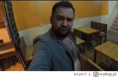 B12477 - Przychodzi baba do lekarza z czerwoną twarzą.
- Co się pani stało? - pyta le...