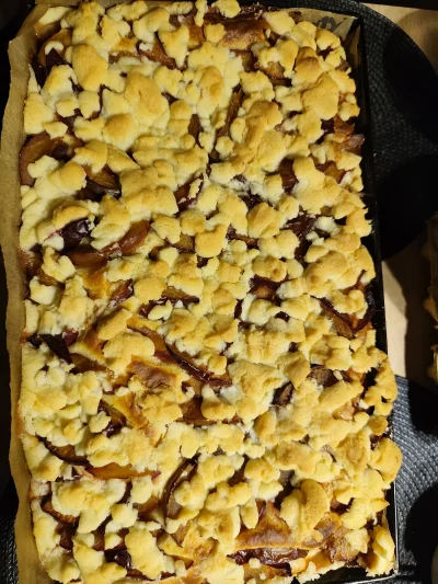 aa-aa - Były dzisiaj śliwki w biedrze i zrobiłem, na masełku
#gotujzwykopem #dieta #j...