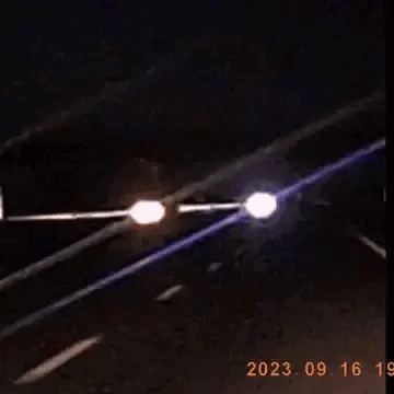 janeknocny - Doskonale widać moment kiedy BMW miga światłami, uderza w tył, oba się o...