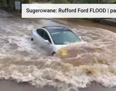 PiotrFr - @Jakub-Johnstone: przecież jeśli to zalanie to powinni być ubezpieczeni.

A...