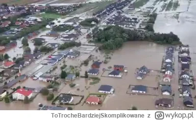 ToTrocheBardziejSkomplikowane - @marcelus: Jakie podtopienia:
https://streamable.com/...