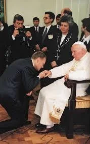 Ravau23 - @some_ONE: ile poszło z kpo na tego pana w chmurkach?