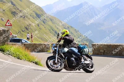 motospamer - Siedzę dzisiaj drugi dzień na kempie pod Furkapass, latam po okolicznych...