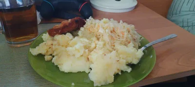 krzys48kw - lece na Tytana ksiezyca sturna tylko wezme 8 bulek i herbate i kapuste i ...