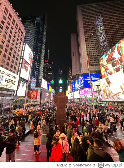 R2D2zSosnowca - @R2D2zSosnowca: na Times Square prawie pusto w nocy…