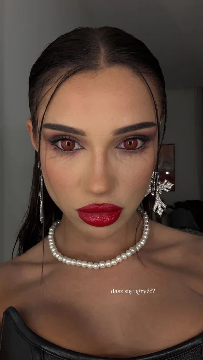 Je22 - Taka koleżanka na hallowen, by huopu wystarczyła
#przegryw #ladnapani