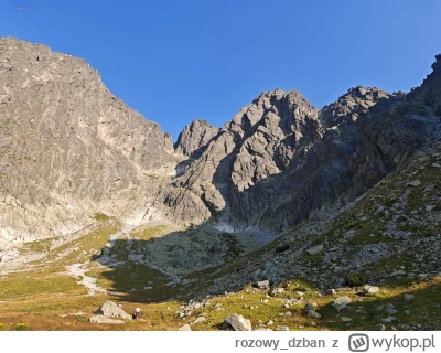 rozowy_dzban - Straszne tłumy w tych Tatrach. Siedźcie w domach ( ͡º ͜ʖ͡º)

#tatry #g...