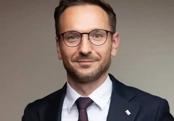 Bujak - @Dusk_Forest77: a za czyich rządów ten pan był ministrem?