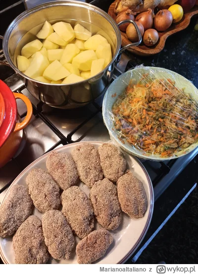 MarianoaItaliano - - Kiedy będzie obiad?
- Jak się ziemniaki ugotują.

Dzisiaj zwycza...