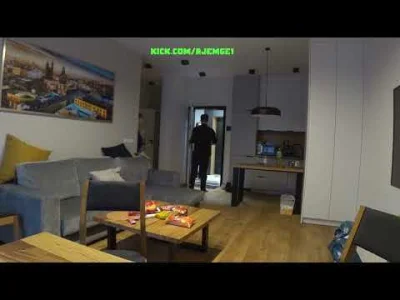 Neobychno - Zapisuję sobie, bym miał pod ręką i dla potomnych.

Kolejna laska wpada d...