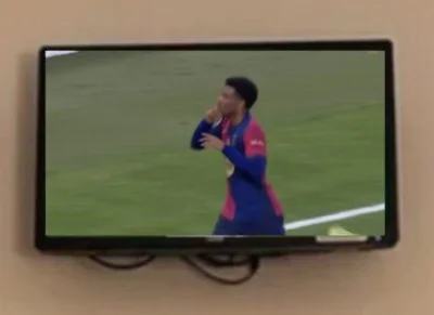 Maciek5000 - @Kallisto zarzutka słabej jakości, chłop kadr wkleił nieudolnie xD