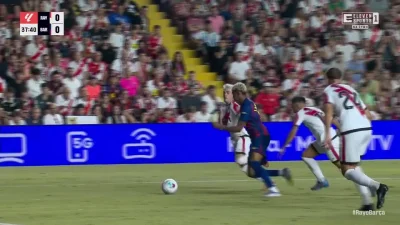 Minieri - Faul, komentatorzy przed chwilą mówili że podobno VAR nie działa xD