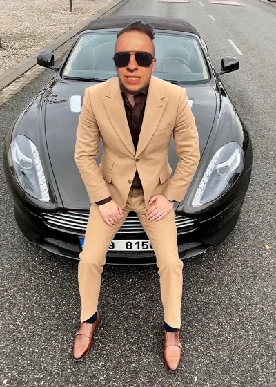 g0blacK - Jacek jest  moim mentorem
Niczego mi nie braknie
Pozwala mi leżeć
Na leżaka...